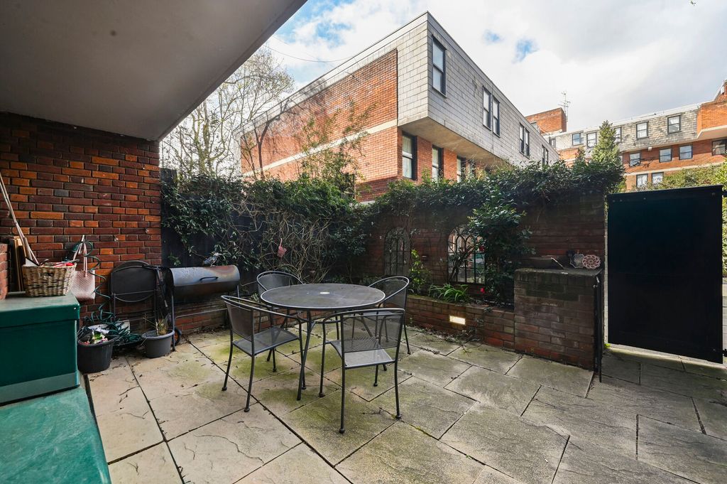 Property photo 2 of 13