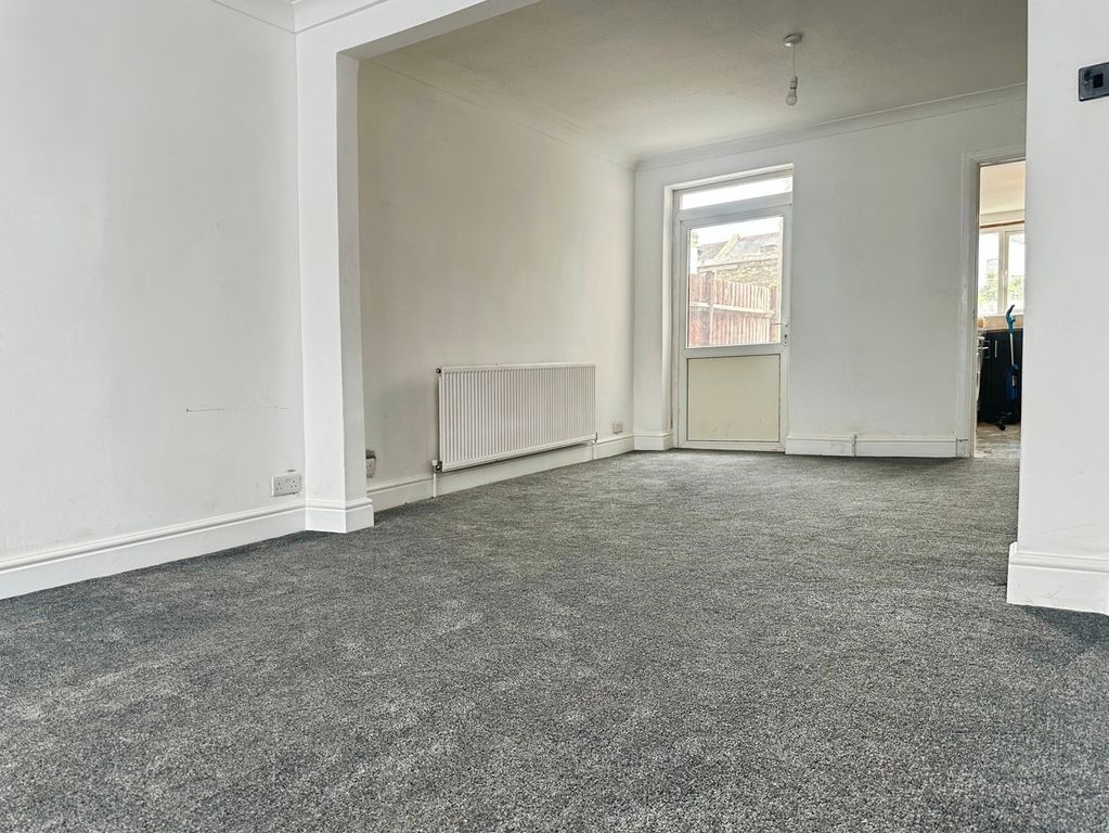 Property photo 1 of 11 Pbox-Img.Jpg