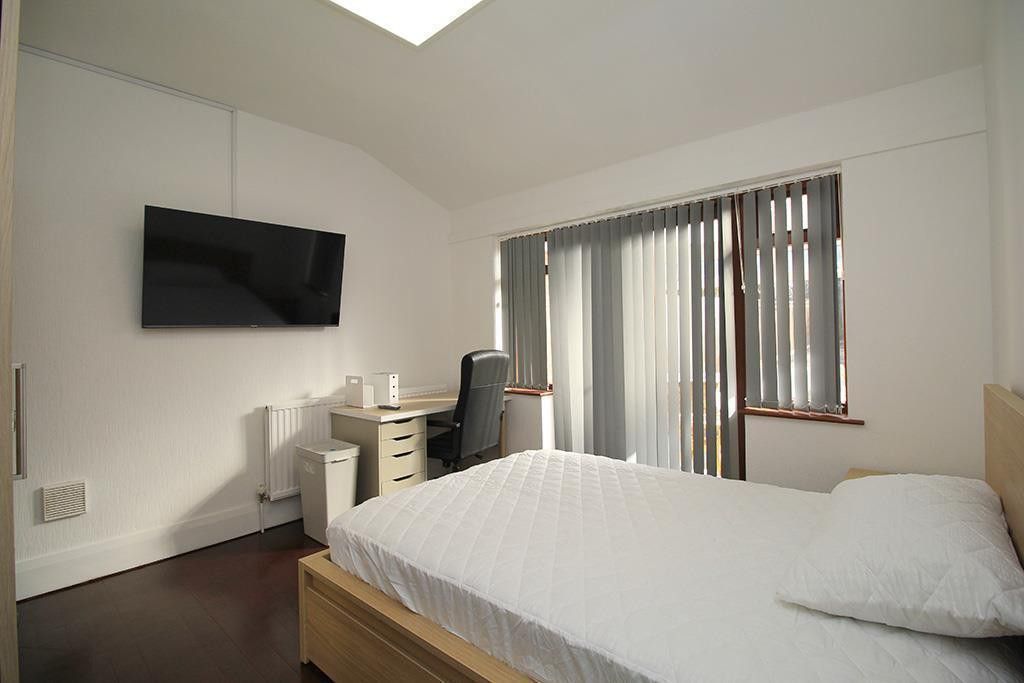 Property photo 1 of 27 The Bedroom (Main)
