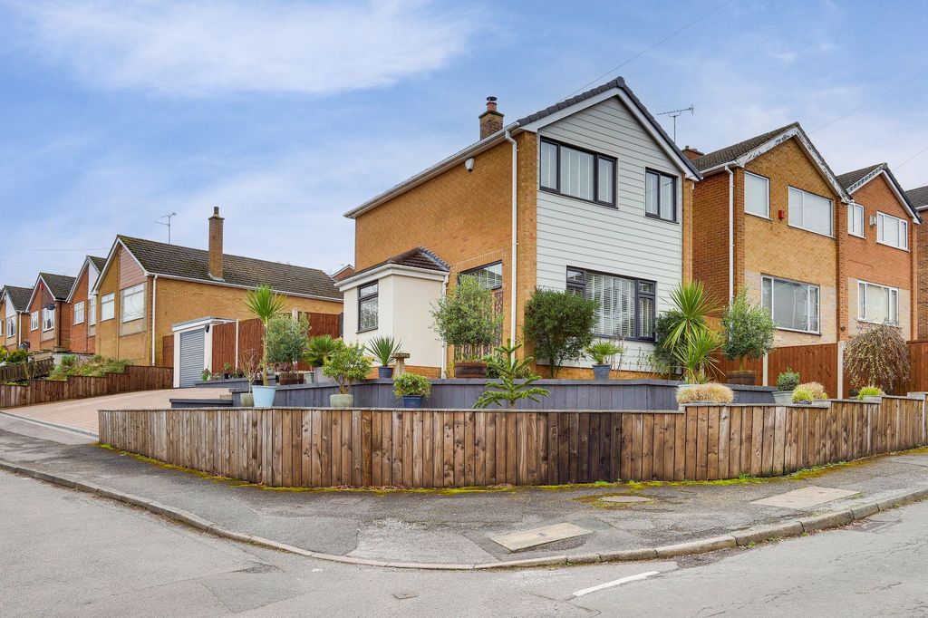 Property photo 1 of 27