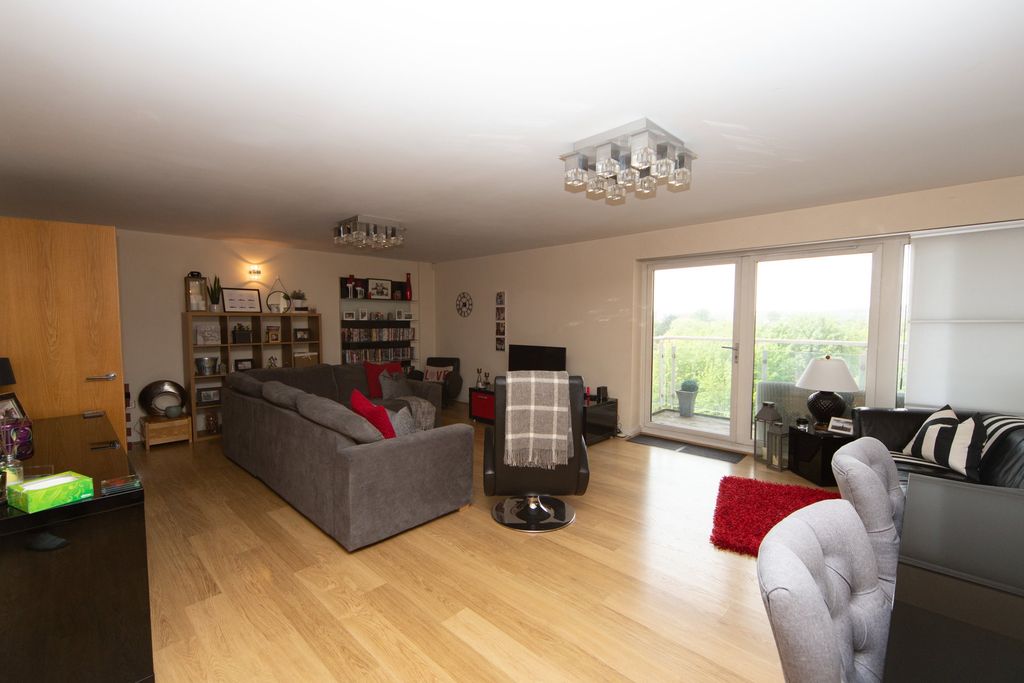 Property photo 2 of 12