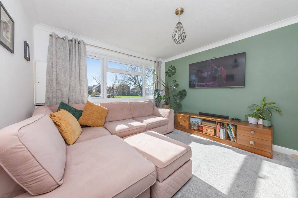 Property photo 2 of 18