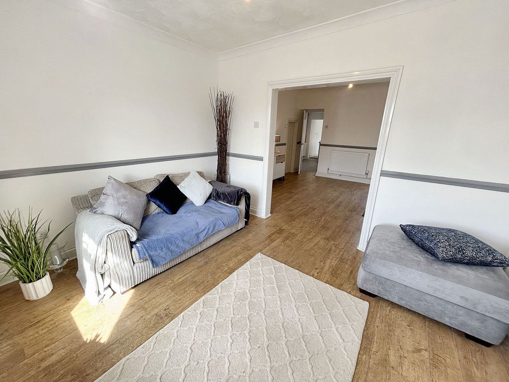 Property photo 3 of 32