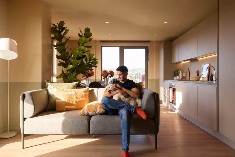 Property photo 3 of 14 Lounge