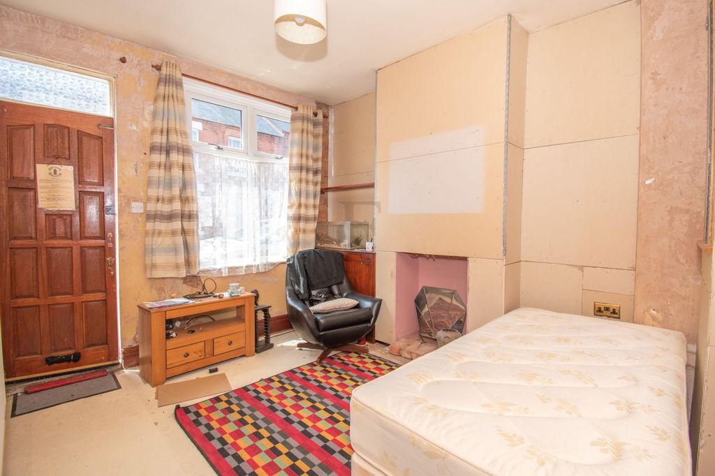 Property photo 2 of 9
