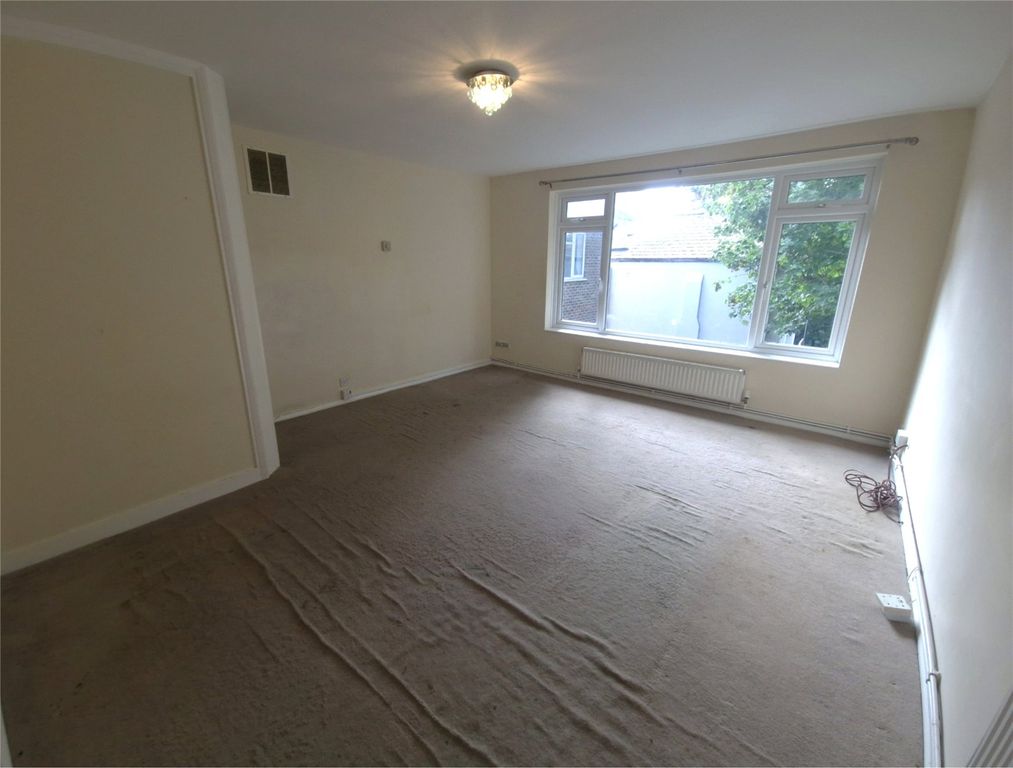 Property photo 2 of 11 Picture No. 14