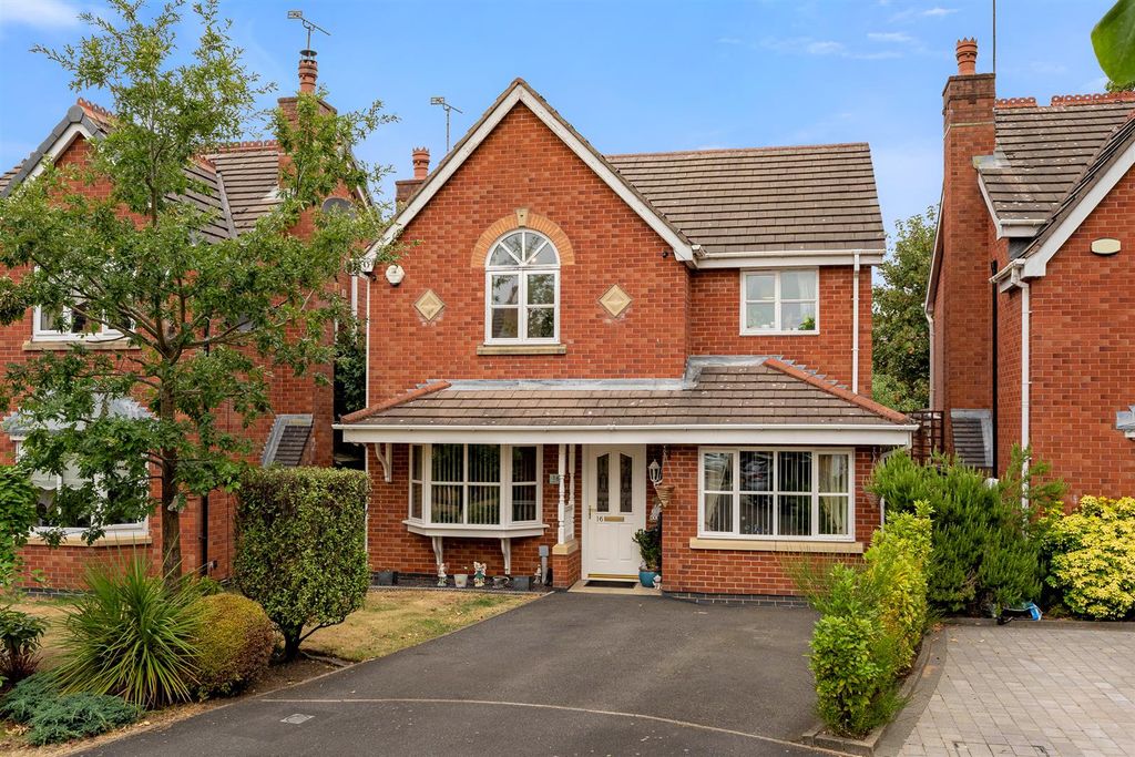 Property photo 1 of 35 16 Smithford Walk-51.Jpg