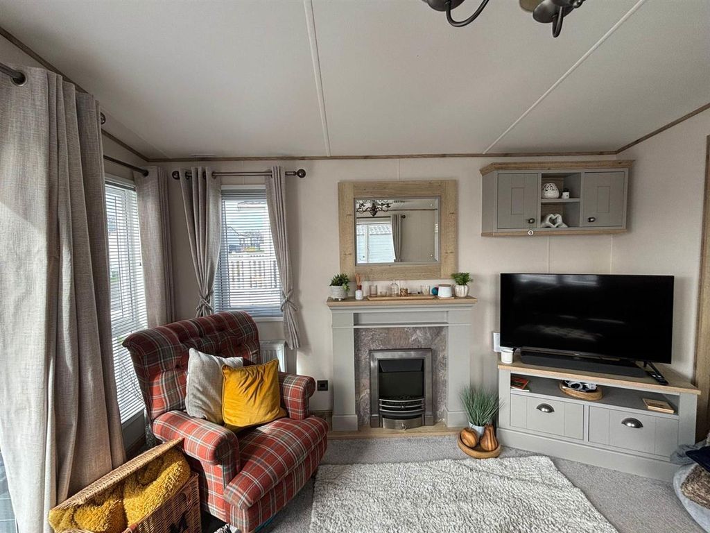 Property photo 3 of 23 654-4.Jpg