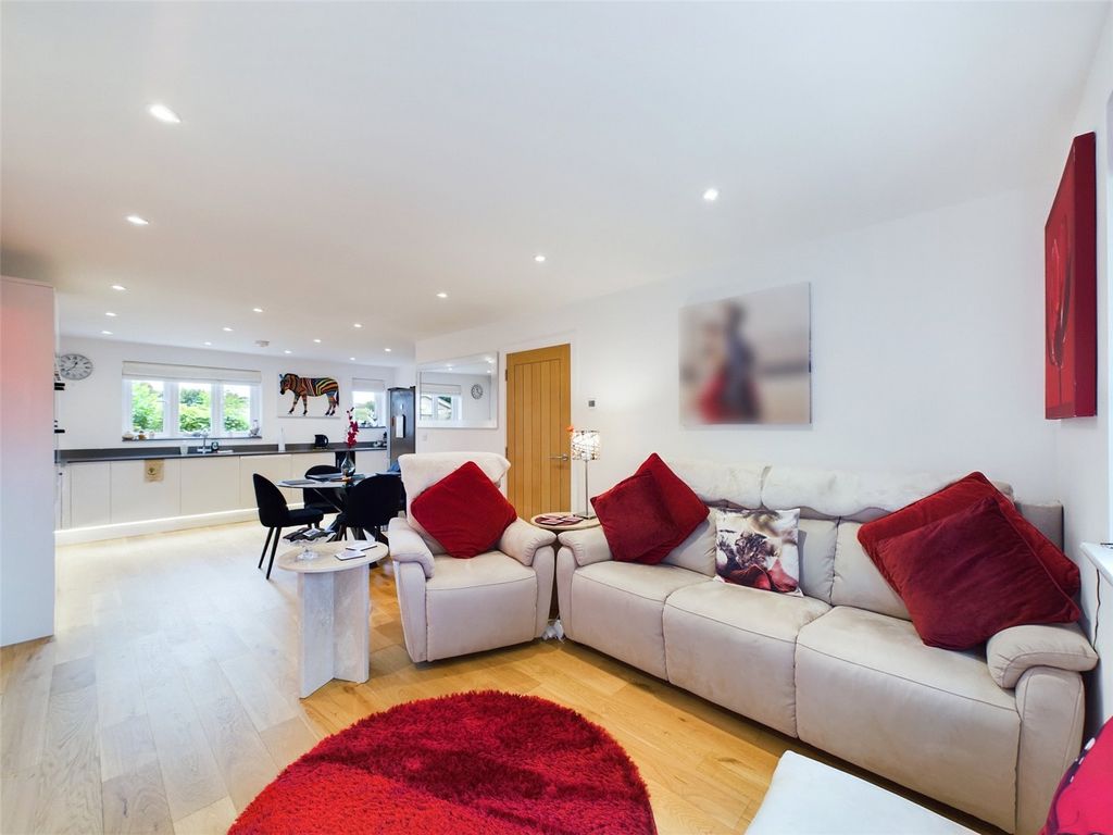 Property photo 3 of 19 Picture No. 14