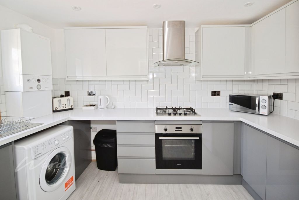 Property photo 3 of 8 Flat c Rochester ...