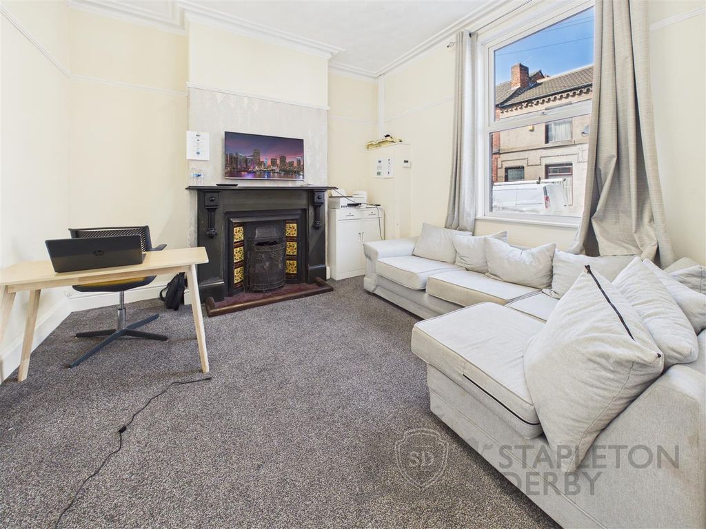 Property photo 3 of 12 Cam04645G0-Pr0098-Still002.Jpg