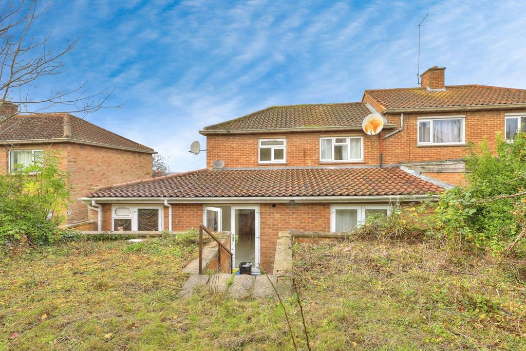 Property photo 3 of 17 Garden