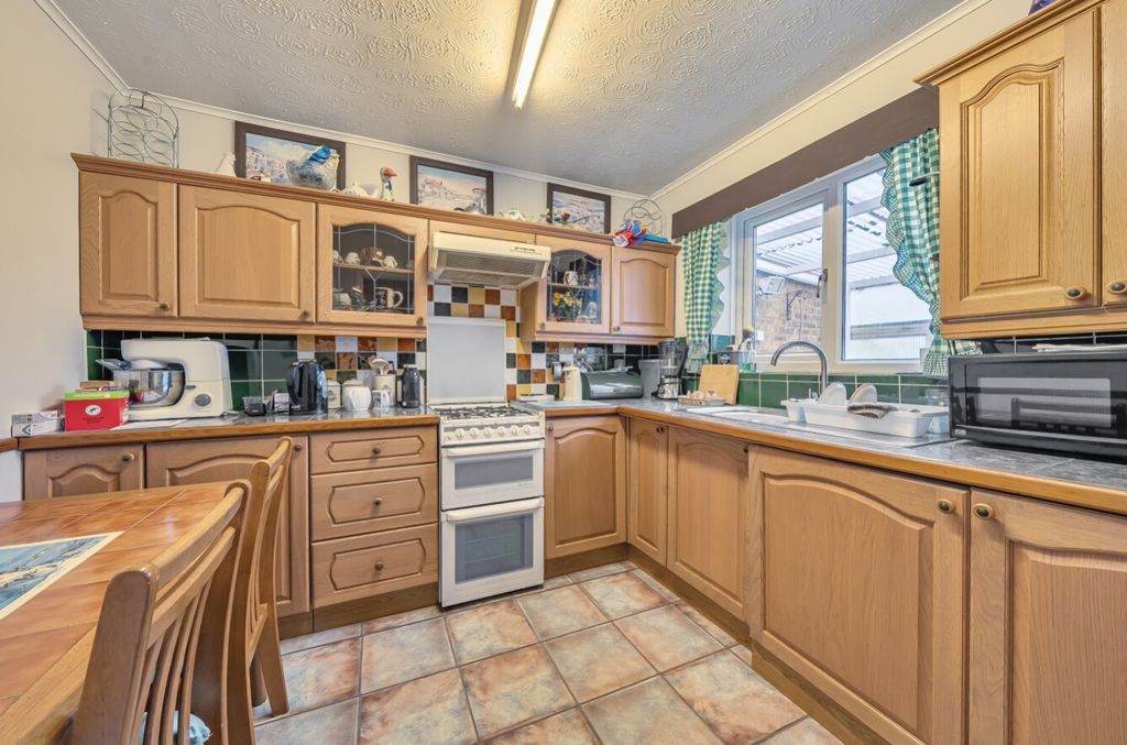 Property photo 2 of 10 1397897-3-6966742819273