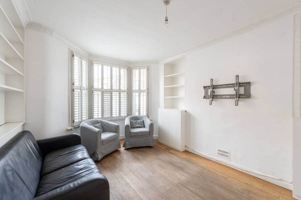 Property photo 1 of 8
