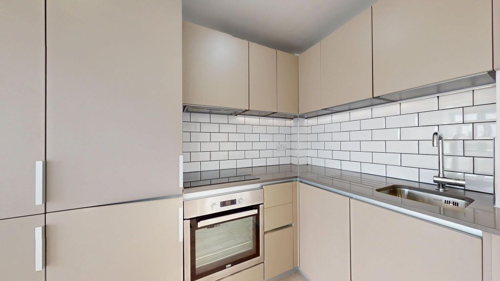 Property photo 2 of 20 Kitchen
