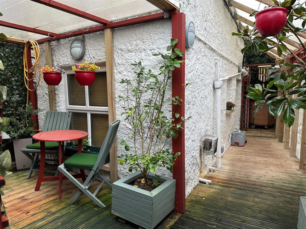 Property photo 3 of 19 Outside.Jpg