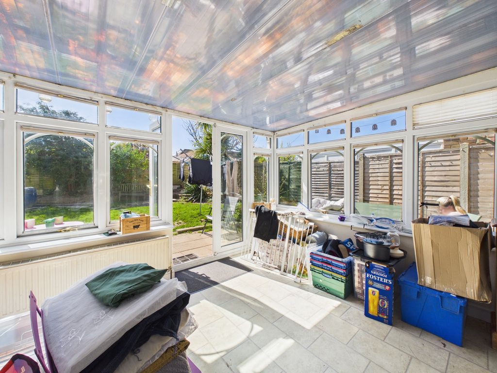 Property photo 3 of 10 Cam04938G0-Pr0493-Still007