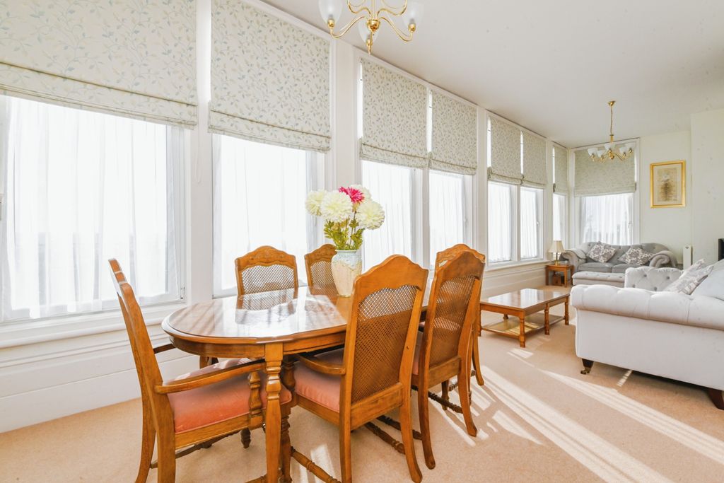 Property photo 3 of 17 Living Room