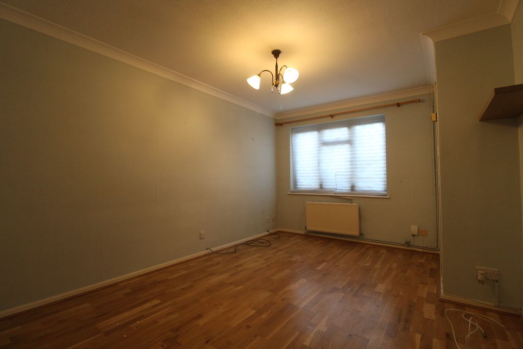 Property photo 2 of 12 7