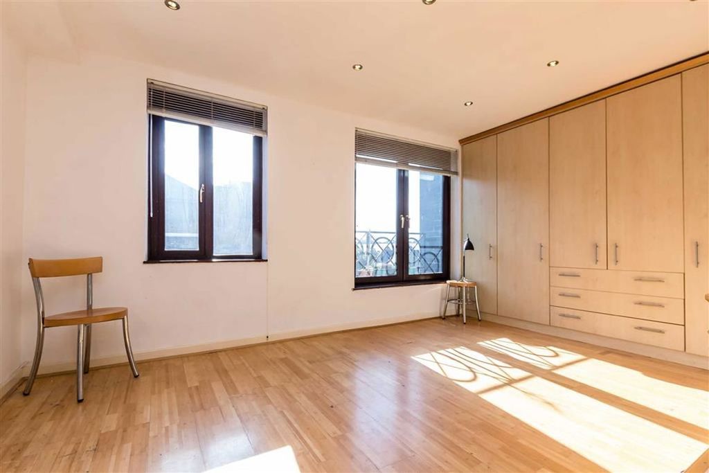 Property photo 2 of 3