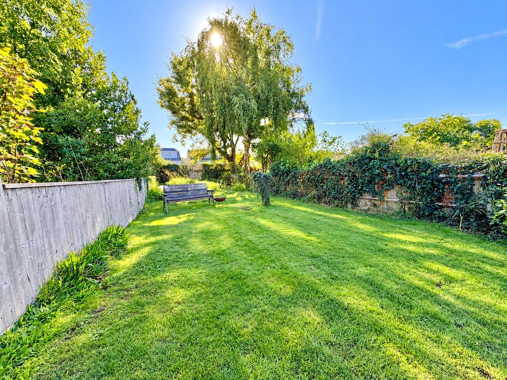 Property photo 3 of 13 Garden