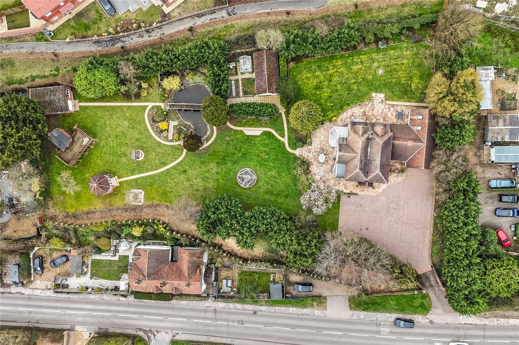 Property photo 3 of 32 Picture No. 28