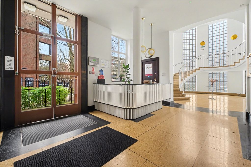 Property photo 2 of 15 Picture No. 02