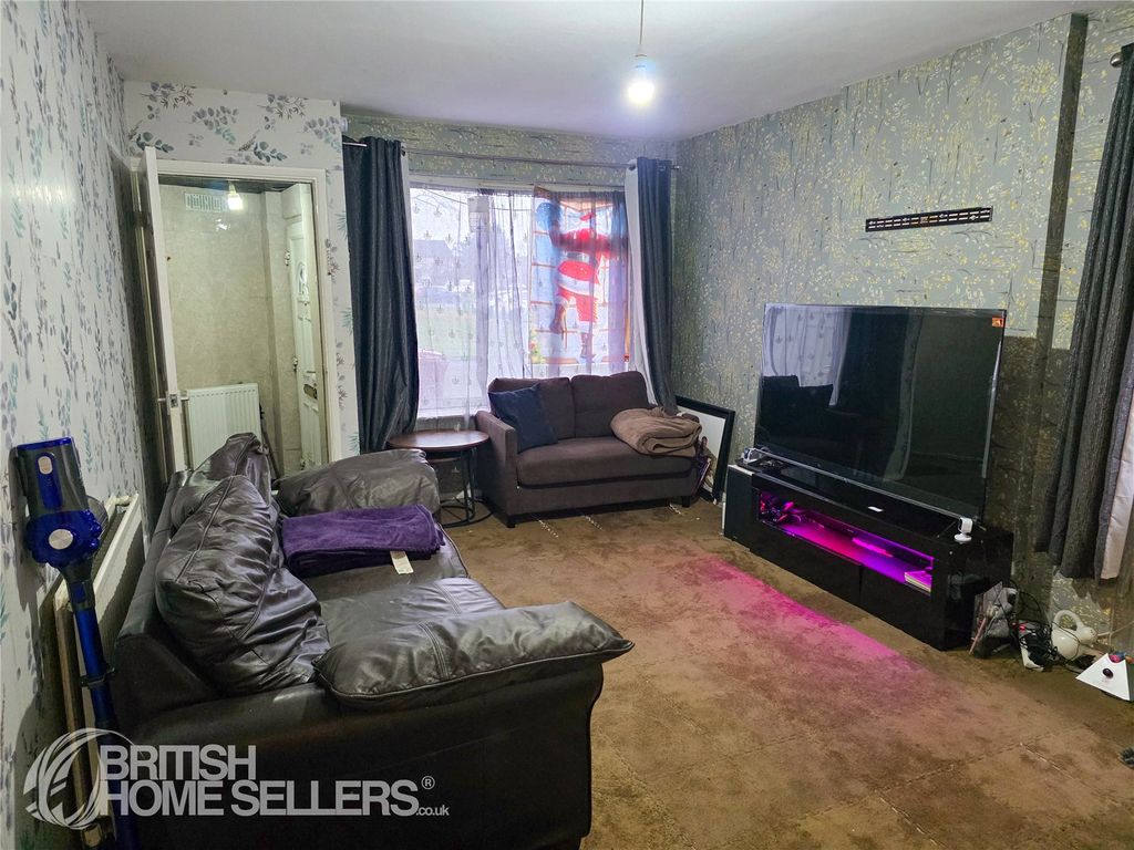 Property photo 3 of 12 Picture No. 23