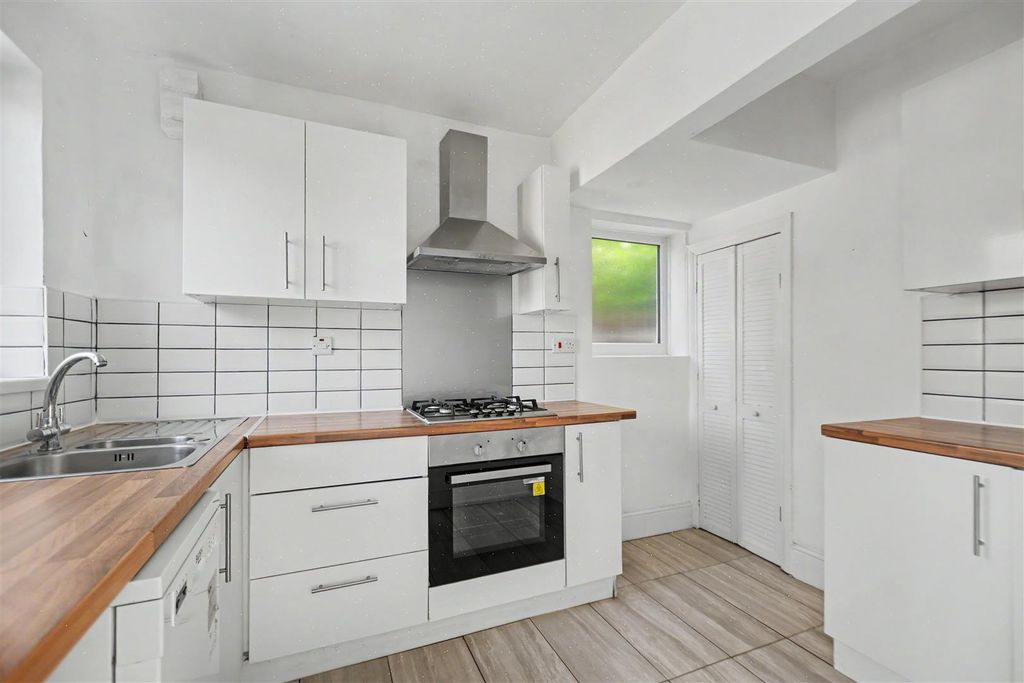 Property photo 3 of 21 Kitchen_2.Jpeg