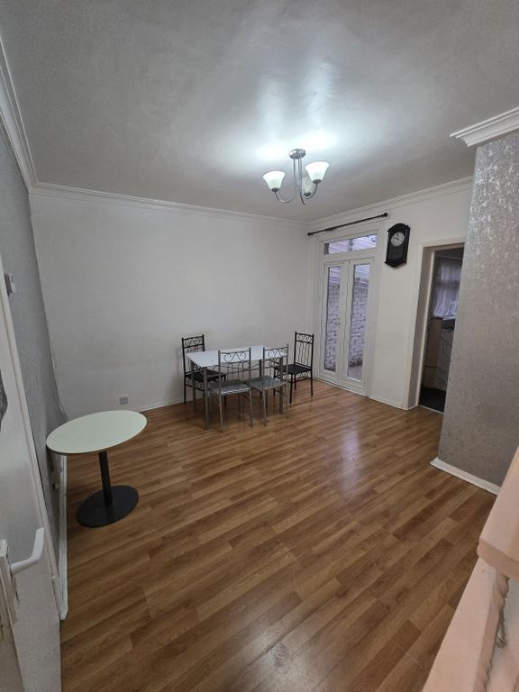 Property photo 3 of 11 Gallery