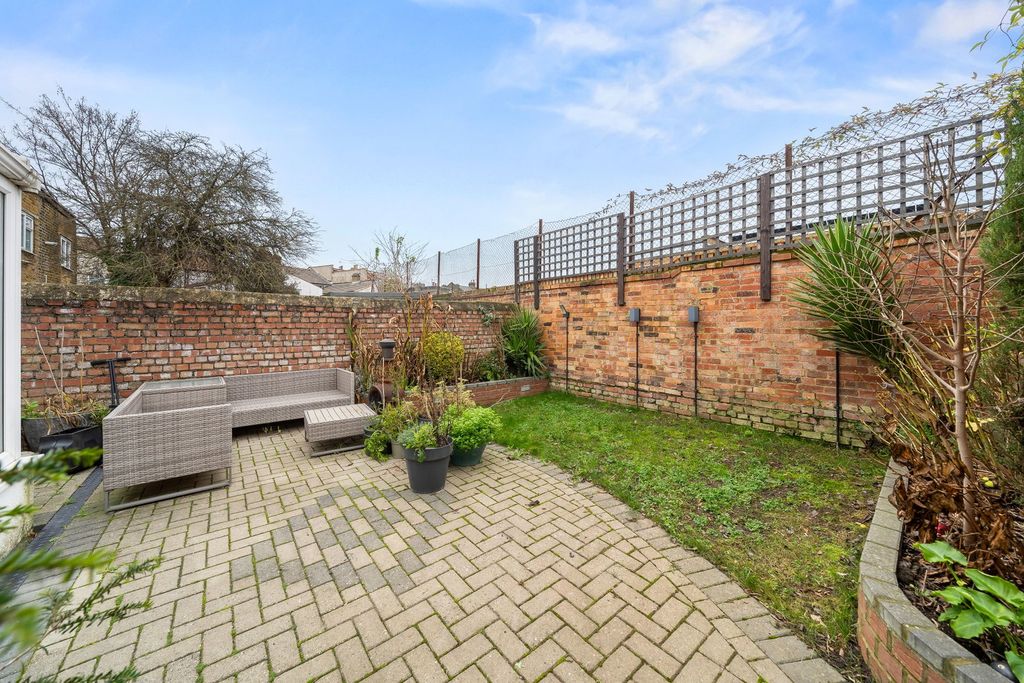 Property photo 3 of 14