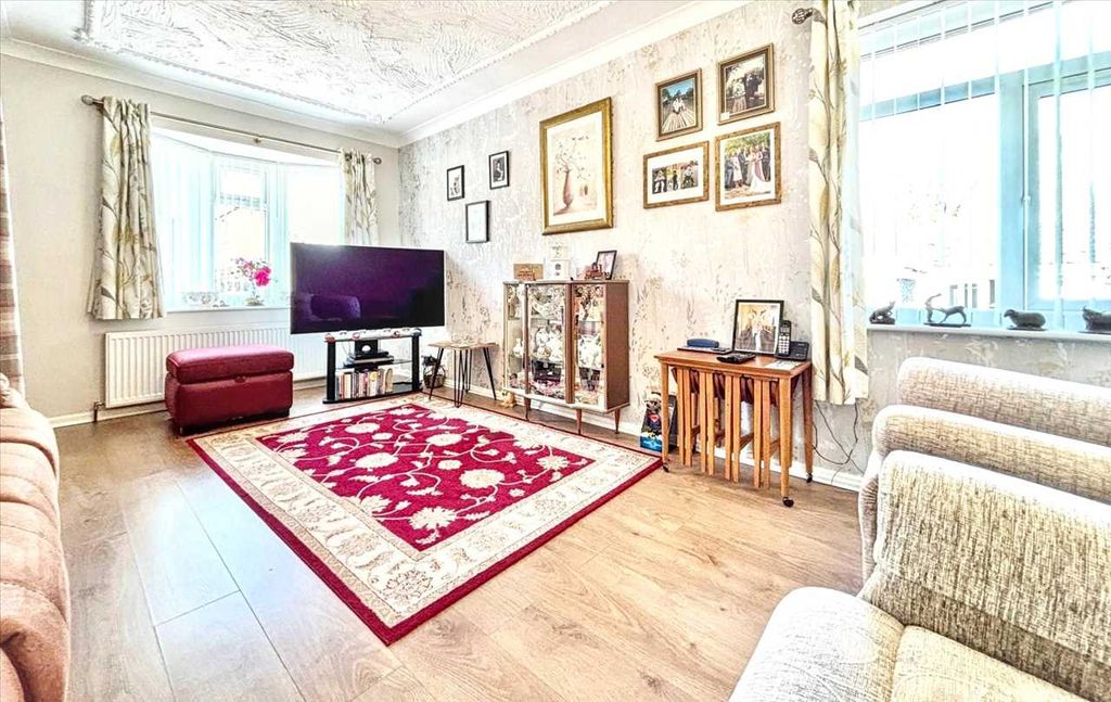 Property photo 2 of 26 Lounge