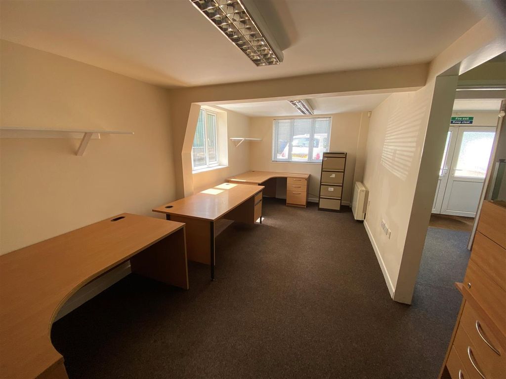 Property photo 3 of 8 Office Interior 2.Jpg