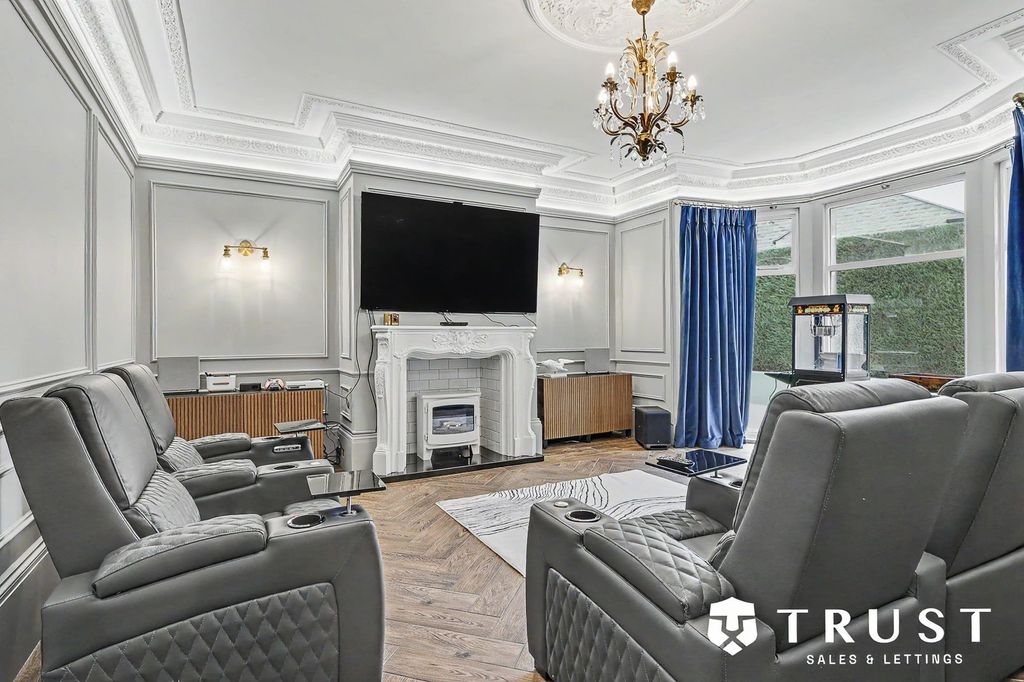 Additional image 21 of 6 bed detached house for saleStation Lane, Birkenshaw BD11
