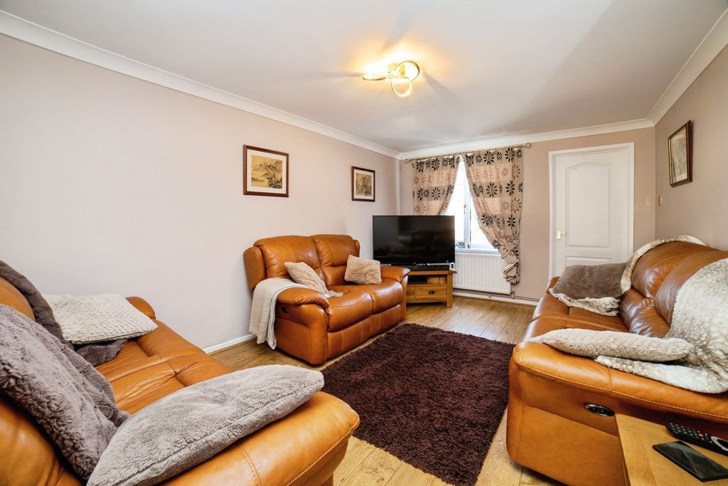 Property photo 3 of 18 Pbox-Img.Jpg