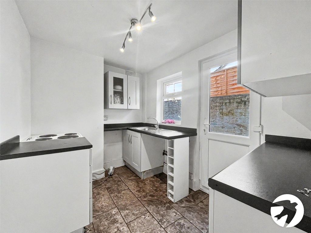 Property photo 2 of 13 Picture No. 24