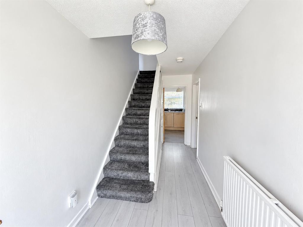 Property photo 2 of 19 Hallway