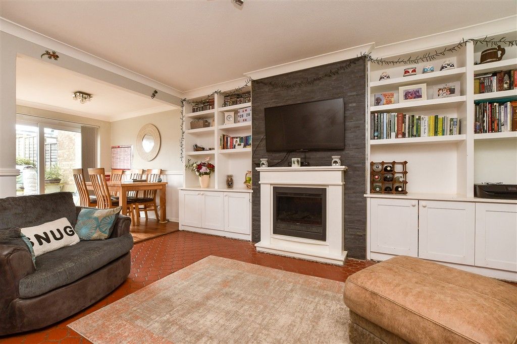 Property photo 2 of 10 Lounge