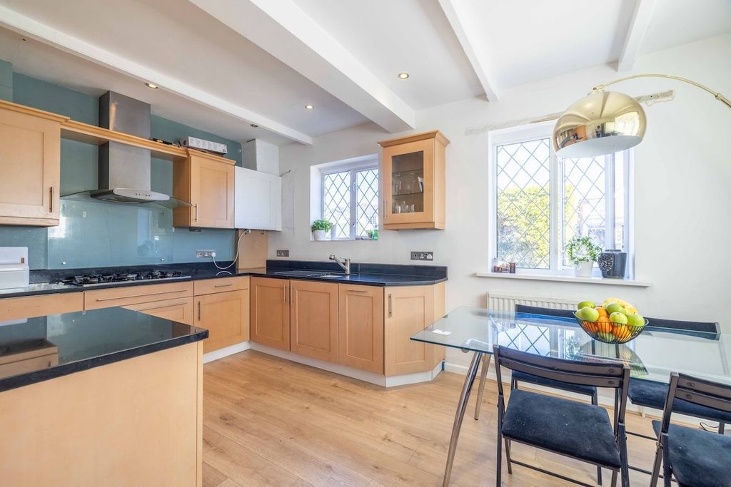 Property photo 3 of 22