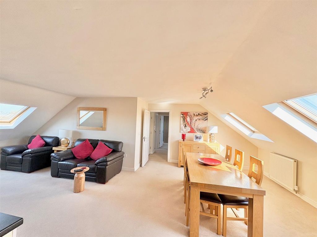 Property photo 1 of 14 Lounge.Jpg