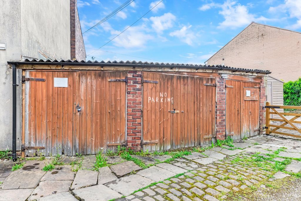 Property photo 2 of 10 Picture No. 06