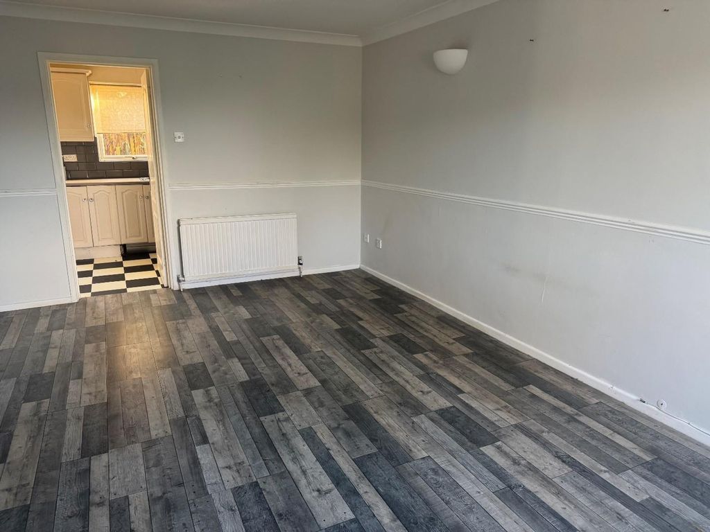 Property photo 3 of 14 H6.Jpg