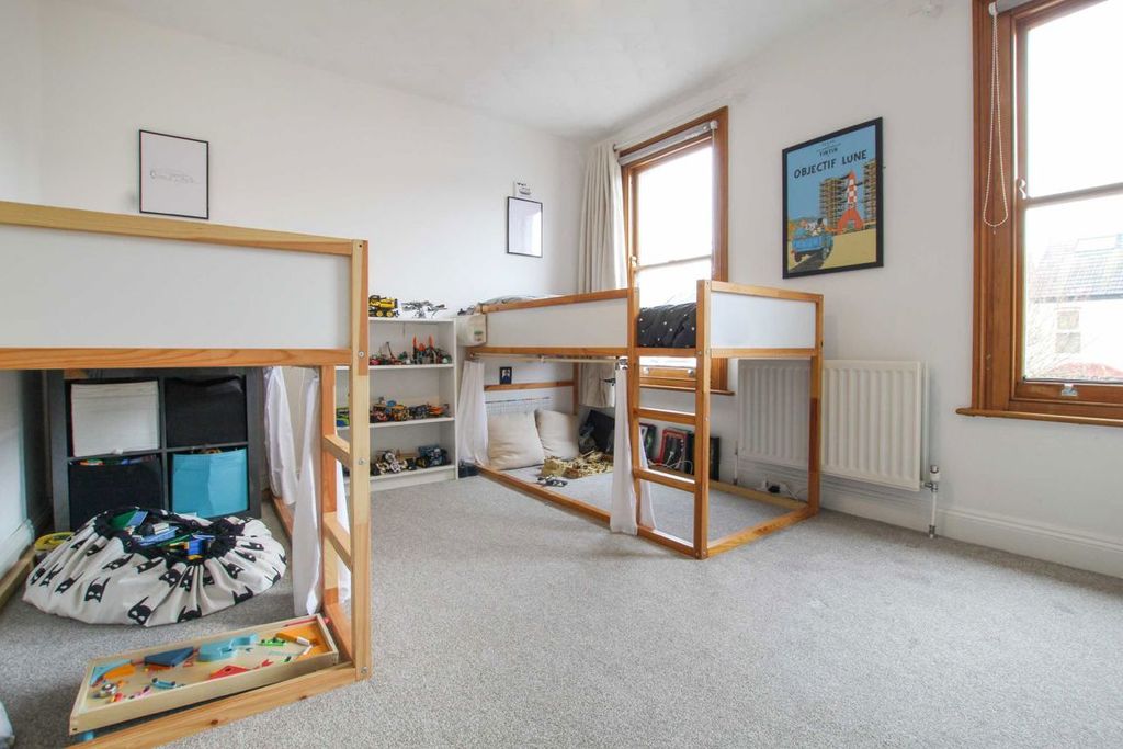 Property photo 2 of 5