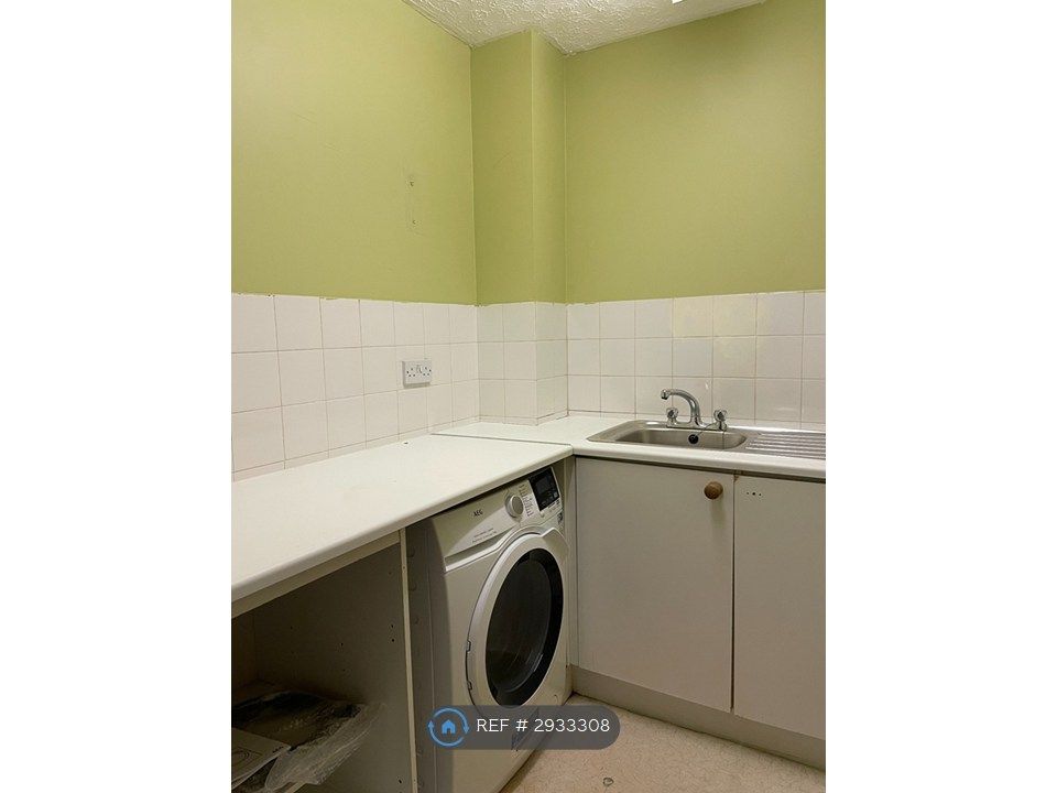 Property photo 3 of 12 Utility Room
