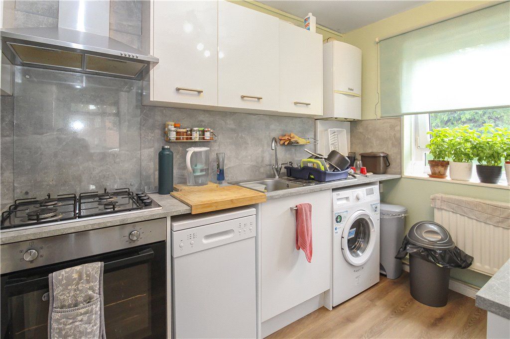 Property photo 3 of 8 Kitchen