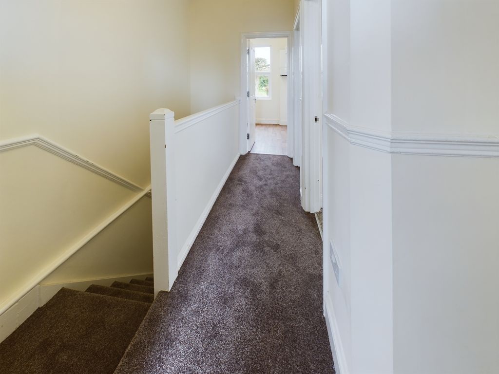 Property photo 3 of 12 Cam03974G0-Pr0040-Still005