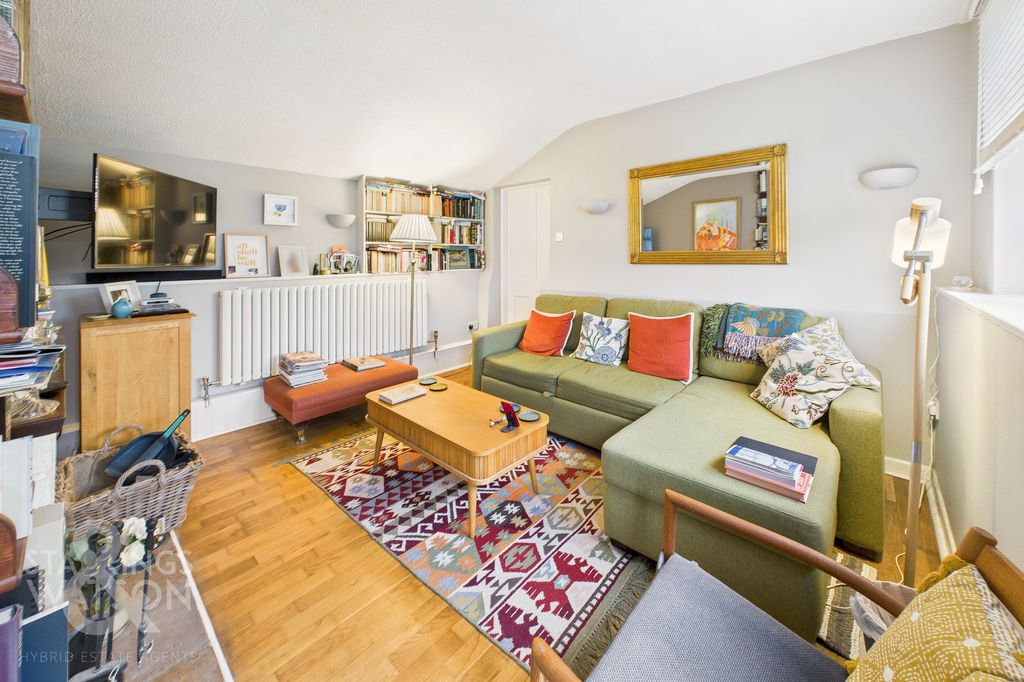 Property photo 1 of 23