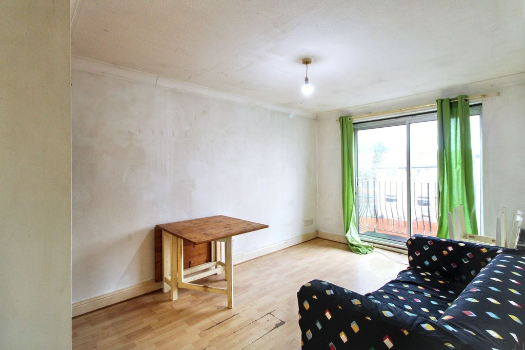 Property photo 2 of 7