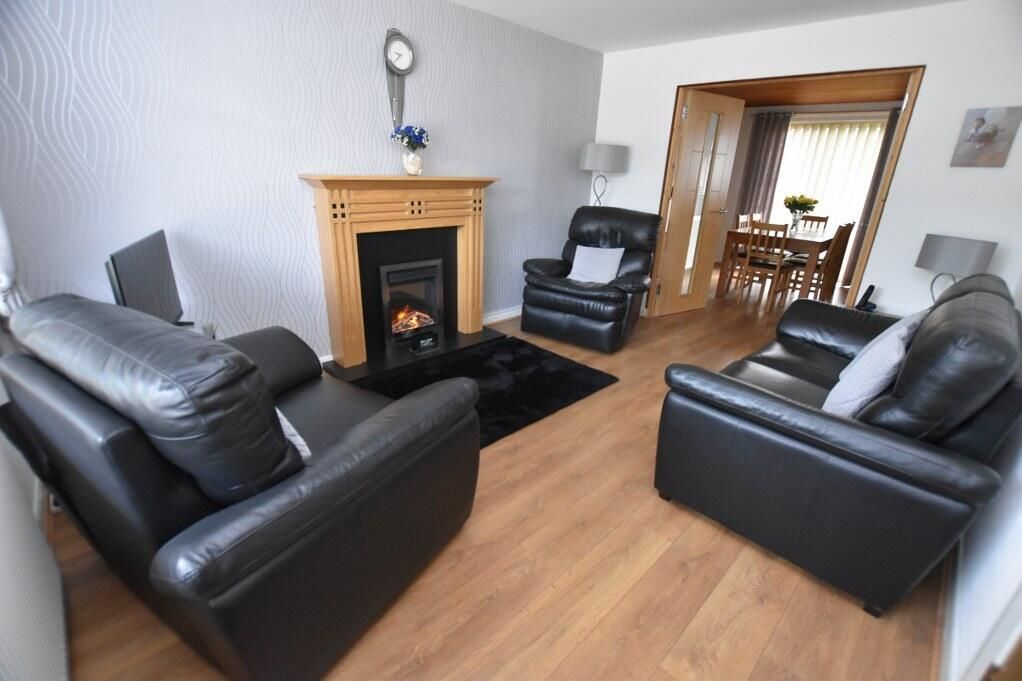 Property photo 2 of 16 Living Room