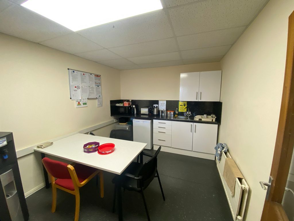 Property photo 2 of 8 Web Img_9358.Jpg